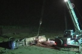 В Китае в реку упал пассажирский автобус
