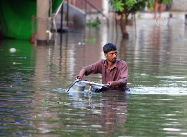 Наводнение оставило без крова 10 000 индийцев