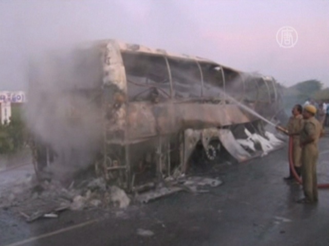 Крушение автобуса в Индии: более 40 жертв