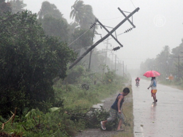 На Филиппины обрушился супер-тайфун «Хайян» На Филиппины обрушился супер-тайфун «Хайян»