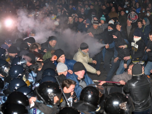 Киев: более 100 тысяч человек выступили за евроинтеграцию