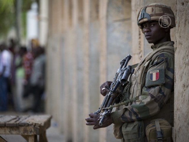 Франция дополнительно направит военных в Африку