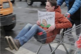 «Марш пустых тележек» прошел в Москве