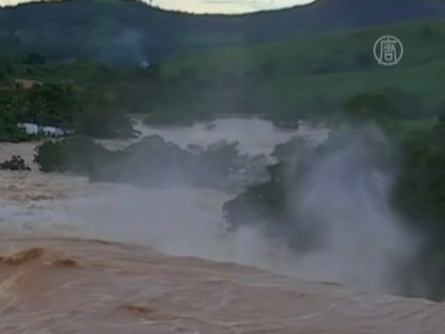 40 тысяч бежали от наводнения в Бразилии