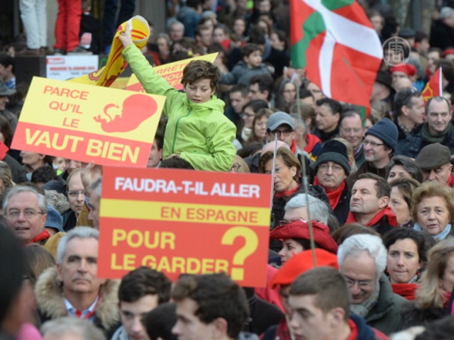 Парижане маршируют против абортов