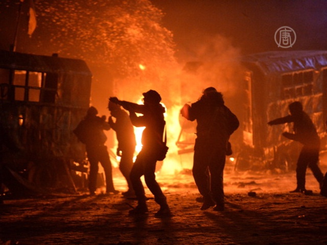 В центре Киева продолжается противостояние