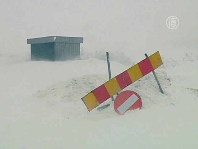 Сильный снегопад обрушился на Румынию