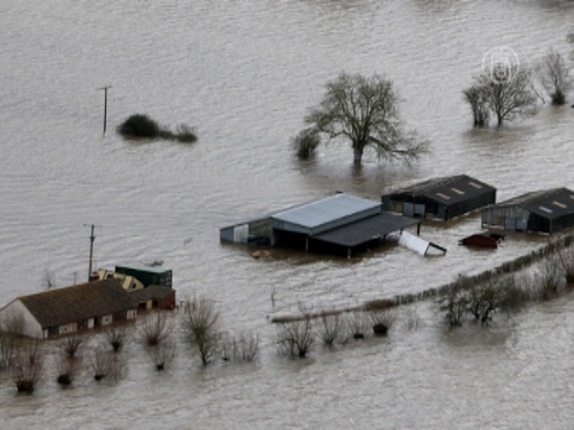 Наводнение подбирается к Лондону