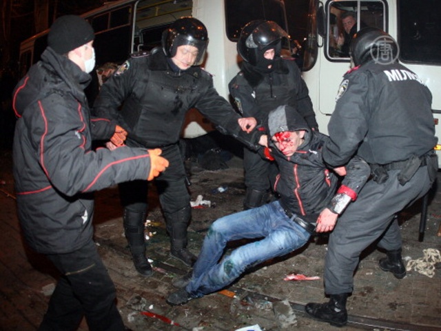 Трое погибли на митинге в Донецке