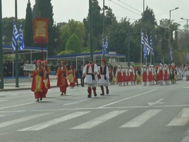 Афины: студенческий парад под небывалой охраной