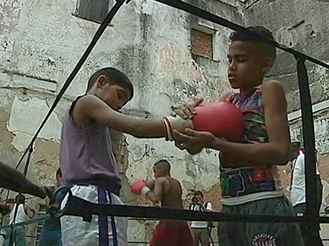 Боксу на Кубе учат в суровых условиях