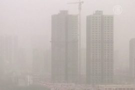 На северо-западе Китая разыгралась песчаная буря