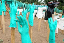 В Гвинее хотят остановить Эболу с помощью гигиены