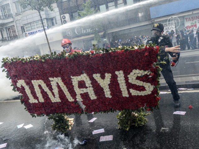 Стамбул охватили «первомайские» протесты