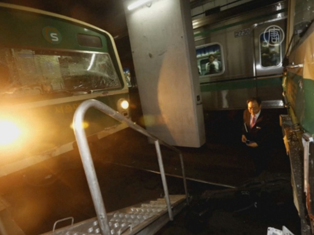 В метро Сеула столкнулись поезда