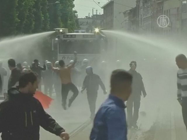 Антисемитский митинг в Бельгии разогнали водомётом