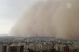 Мощнейшая песчаная буря обрушилась на Тегеран