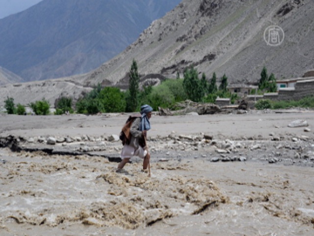 На севере Афганистана люди гибнут от наводнения