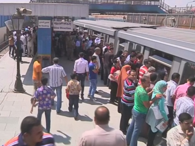 В метро Каира произошло пять взрывов