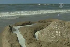 Дети в Голландии строят песочные замки на скорость