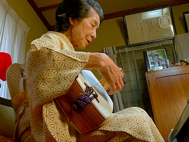 В Токио работает 91-летняя гейша