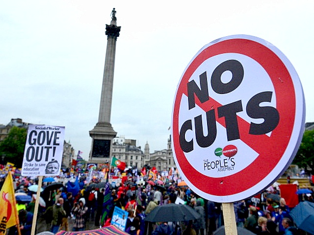 Около миллиона британцев бастуют из-за зарплат