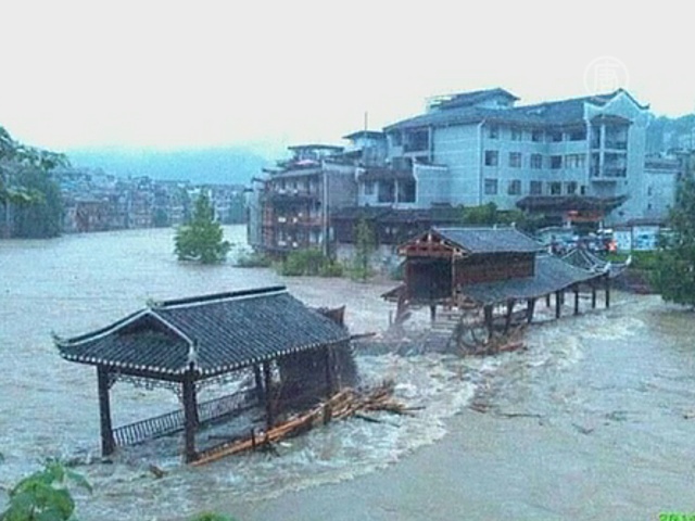 Древний китайский город страдает от наводнения