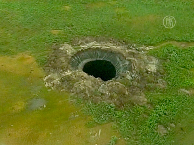 Учёные изучают загадочный кратер в Сибири