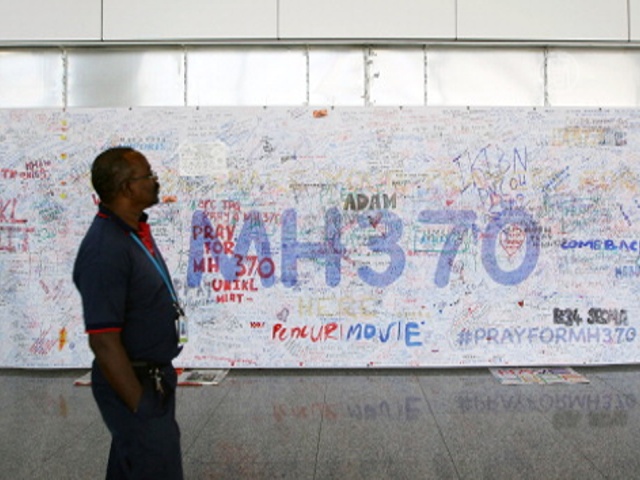 Семьи экипажа MH370 по-прежнему не теряют надежды