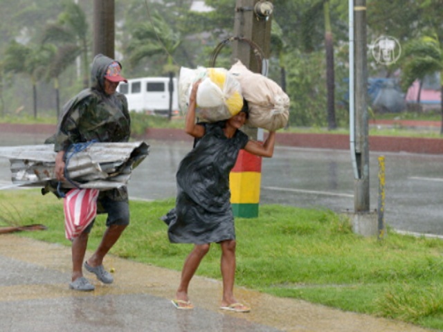 На Филиппины обрушился тайфун «Калмаеги»