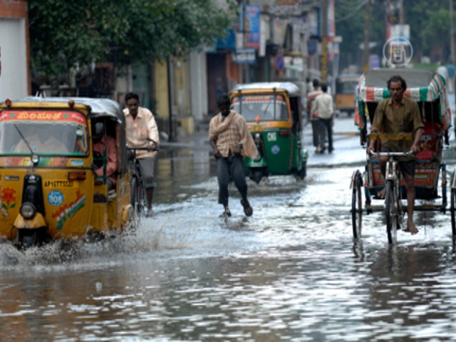 На Индию снова обрушились наводнения и оползни