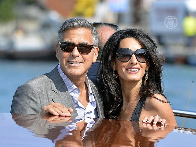 Свадебный кортеж Клуни проплыл по Венеции