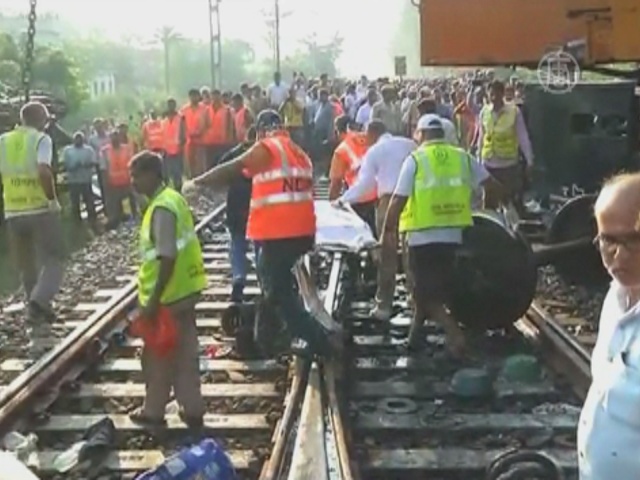 В Индии столкнулись пассажирские поезда, 12 жертв