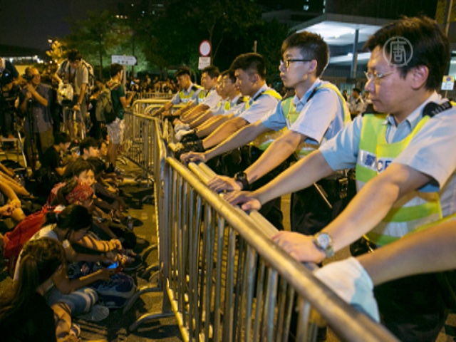 В Гонконге продолжается протест, пока спокойно