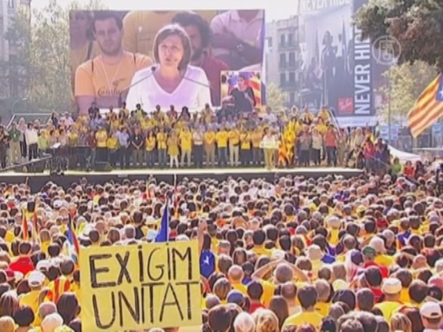 Каталонцы призывают к досрочным выборам