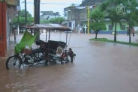 Наводнение в Перу затопило дома и школы