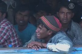 Рохинджа ждут в море, чтобы бежать из Мьянмы