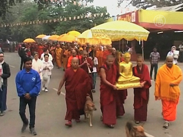 Буддисты в Индии маршировали за мир во всем мире