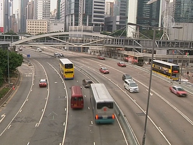 Центр Гонконга открыли для транспорта