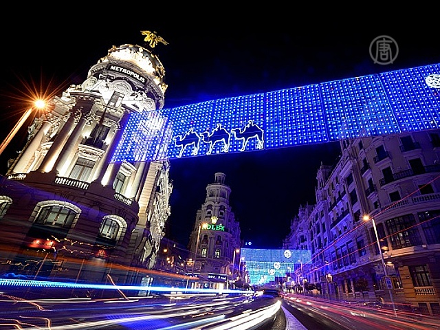 Мадрид манит туристов атмосферой Рождества