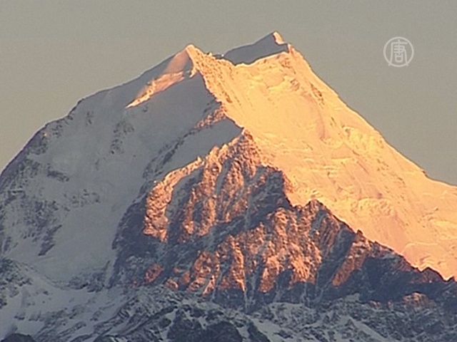 Пропавших альпинистов ищут на высочайшей горе Зеландии
