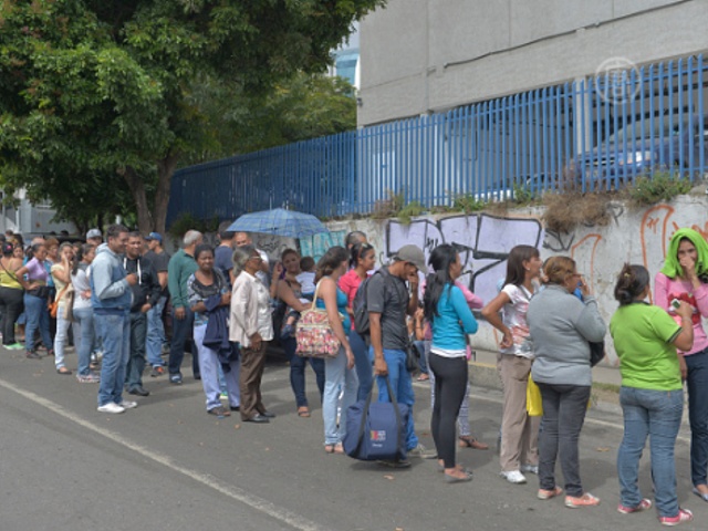 В Венесуэле ограничили посещение магазинов