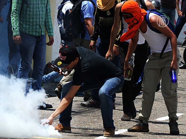 Подросток убит в ходе протестов в Венесуэле