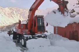 186 человек погибли под лавинами в Афганистане