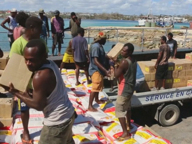 ООН помогает Вануату рисом и печеньем