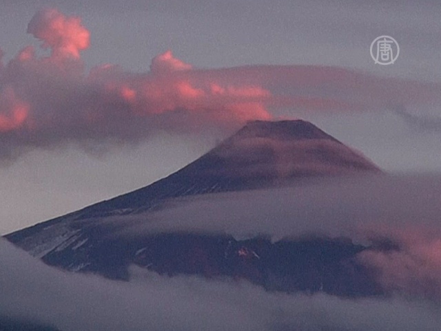 От вулкана Вильяррика ждут новых извержений