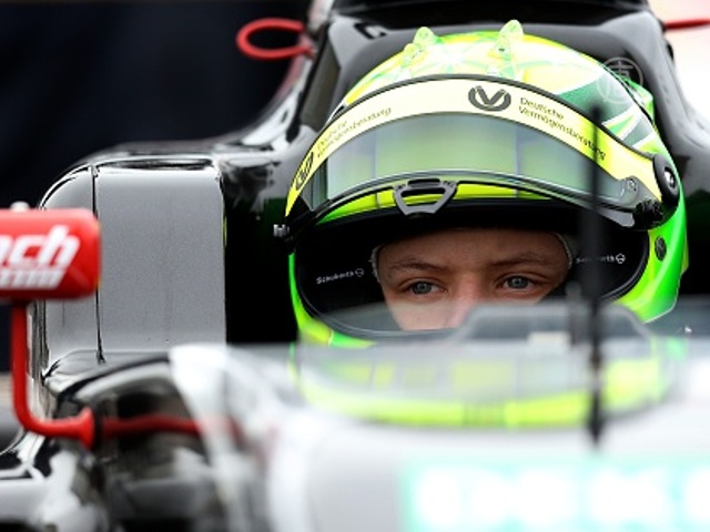 Сын Михаэля Шумахера готовится к гонкам Формулы-4