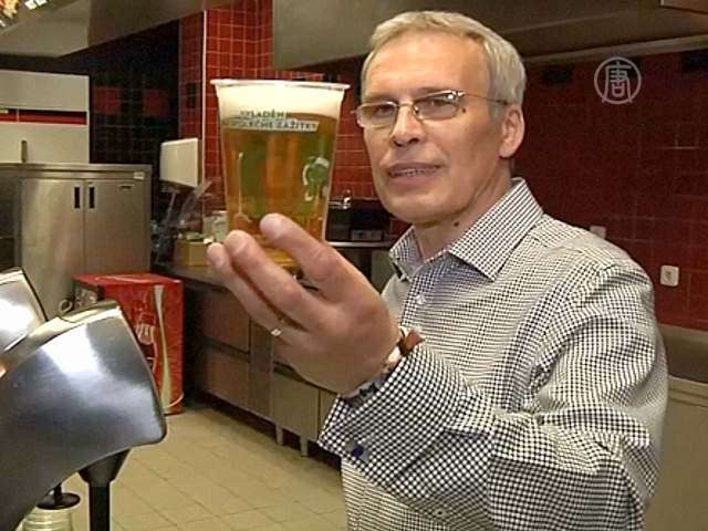 На стадионе в Праге появилось «резвое» пиво