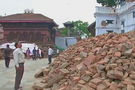 Непал: жертв землетрясения почти 9000