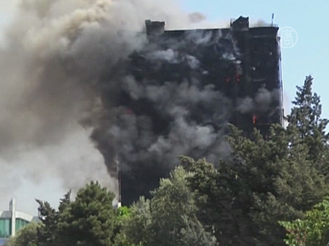 Пожар в многоэтажке в Баку: 16 погибших